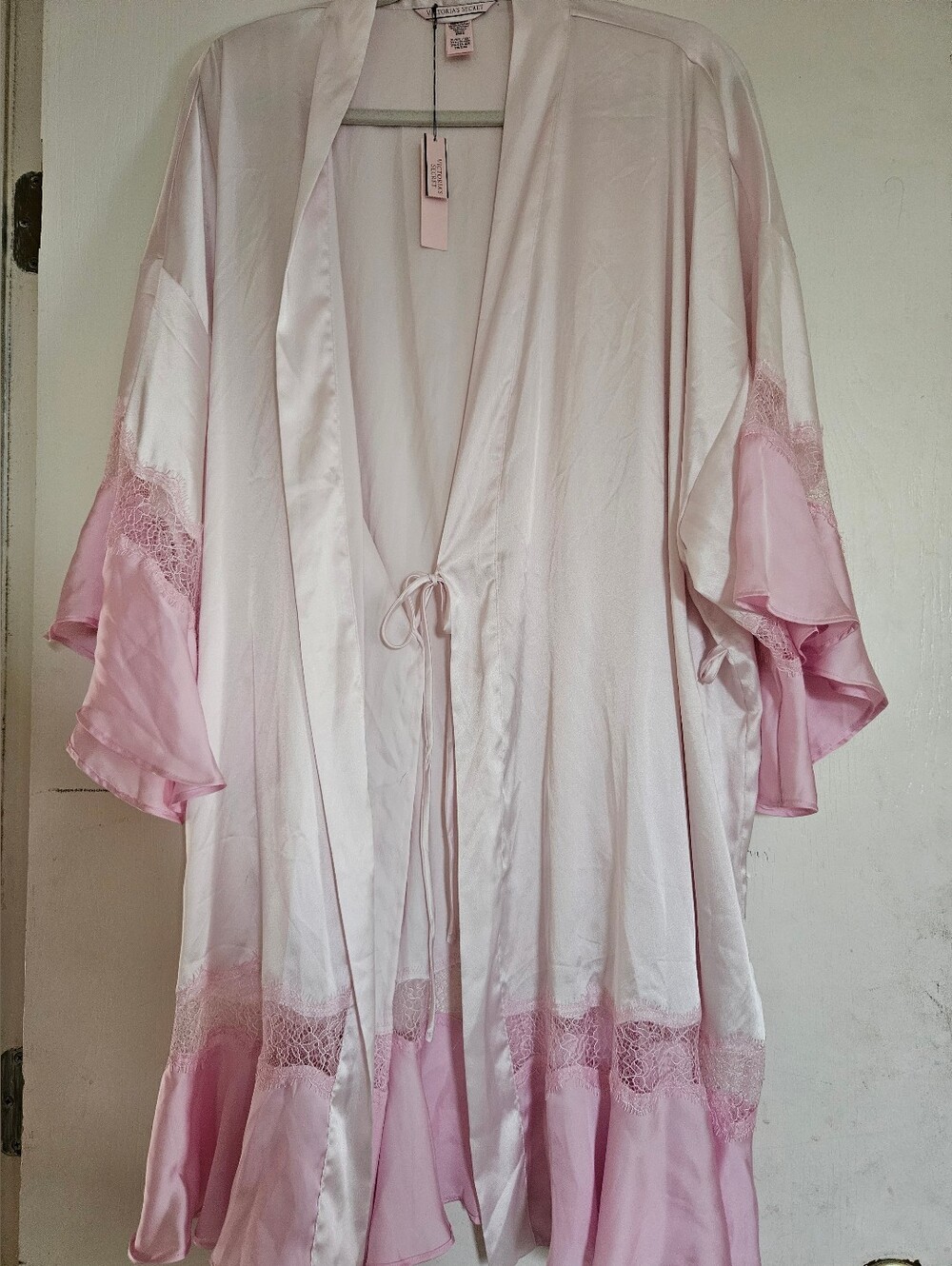 NWT Victoria’s Secret XL XXL Pink Satin Lace Ruffle Robe - Picture 2 of 5